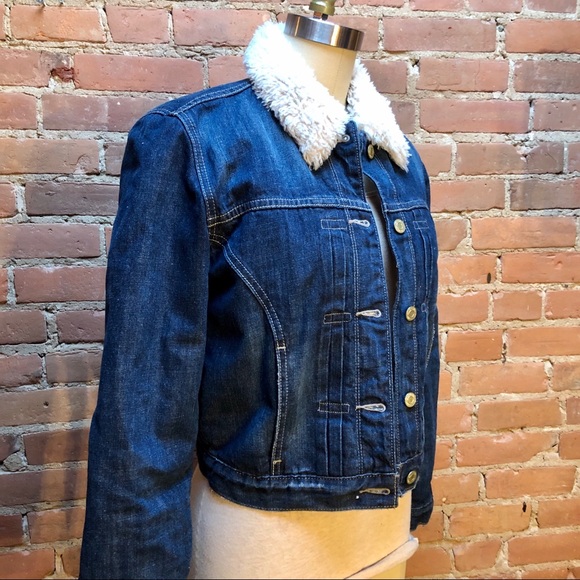 LEVI’S Dark Blue Shearling Lined Denim Jacket - Picture 4 of 8
